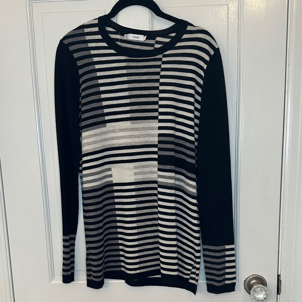 Vince Black/White‎ Stripe Merino Wool Blend Light Sweater size S EUC